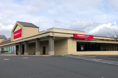Mount Vernon Center: 525 E College Way, Mount Vernon, WA 98273